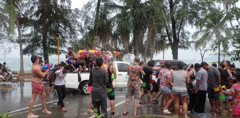 Secretele din Marea Andaman și Nebunia Songkran